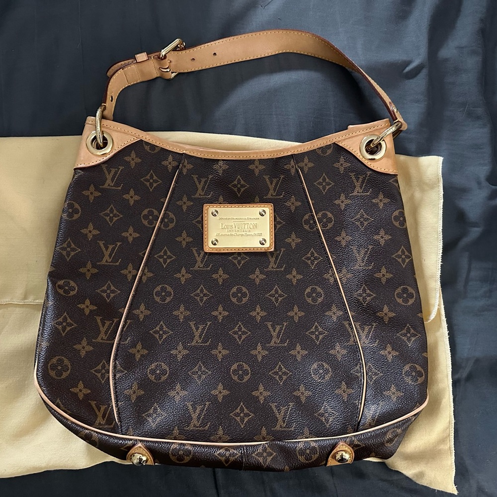 Louis Vuitton Galliera PM